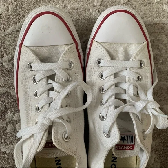 Converse Women's Low Top White Classic Sneakers Size 7 - Picture 6 of 9